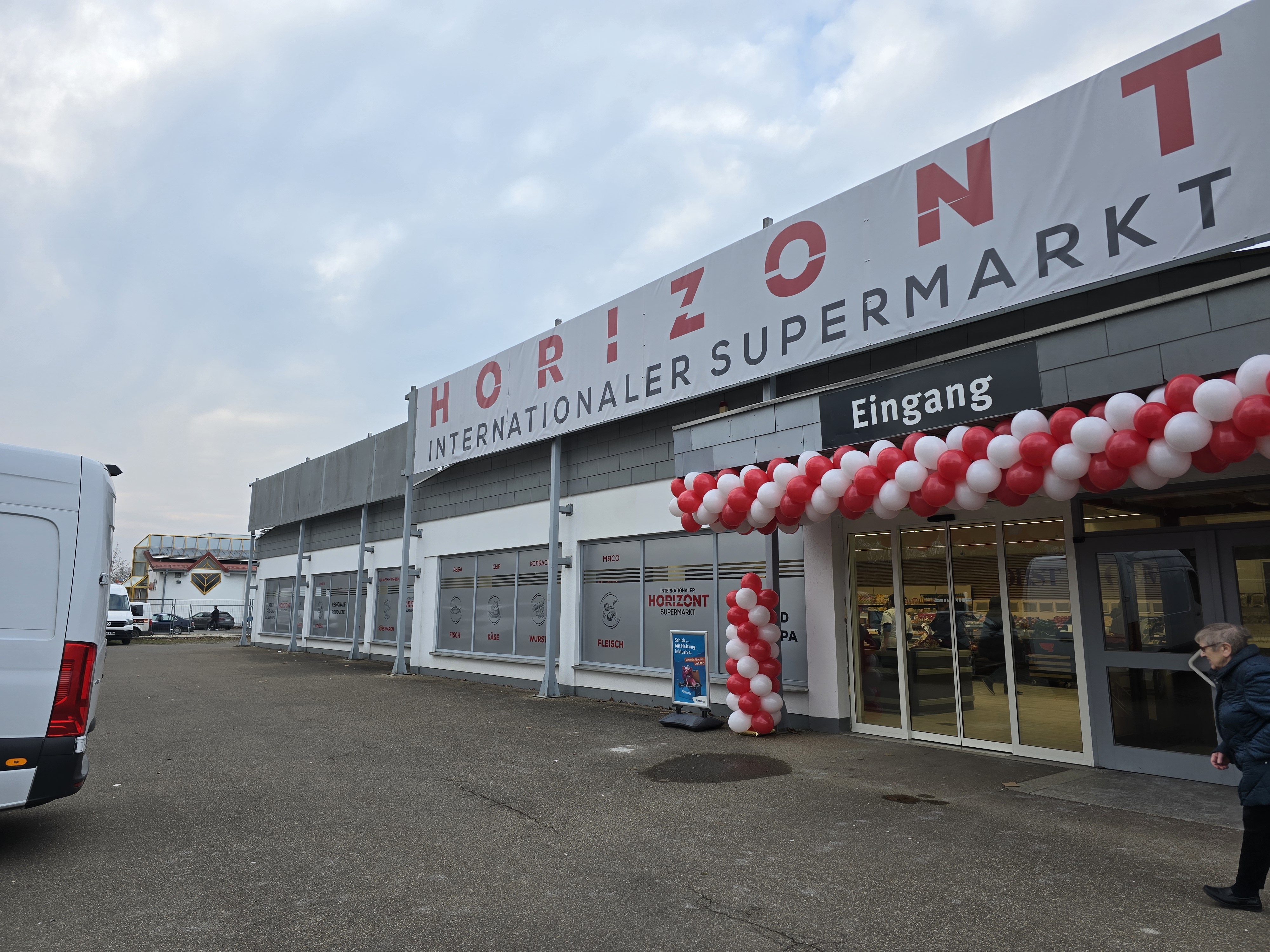 HORIZONT Internationaler Supermarkt Außenansicht
